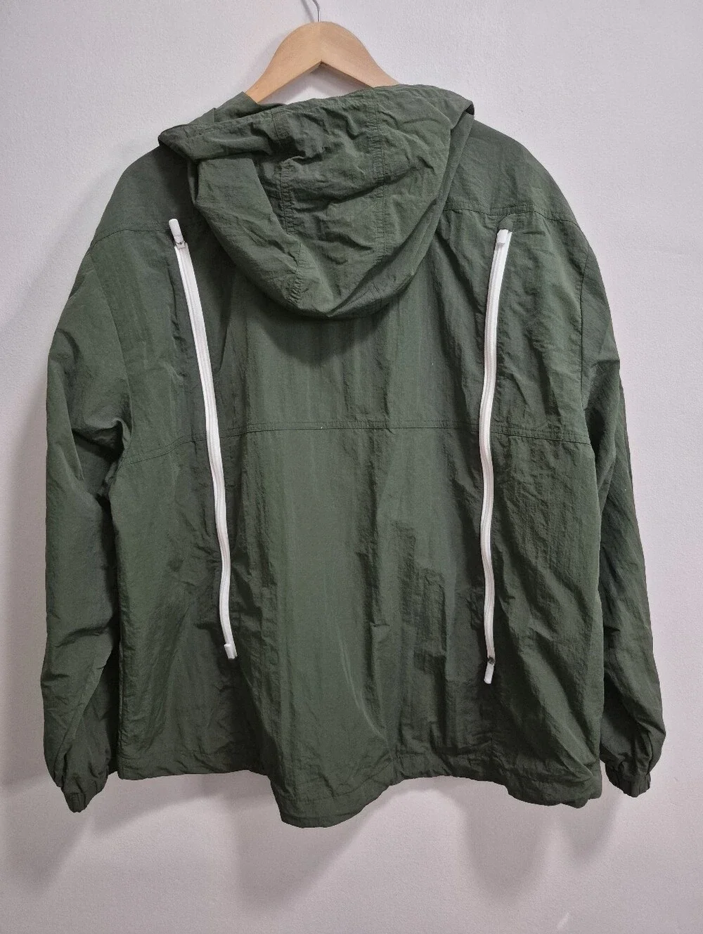 Tory Burch NWOT Full Zip Vented Hooded Rain Jacket Size XL